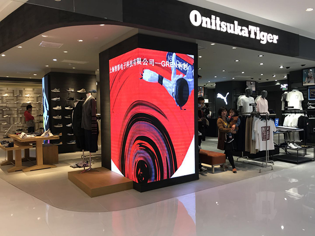 山東青島某商鋪LED顯示屏項目由上海智彩科技設計、安裝